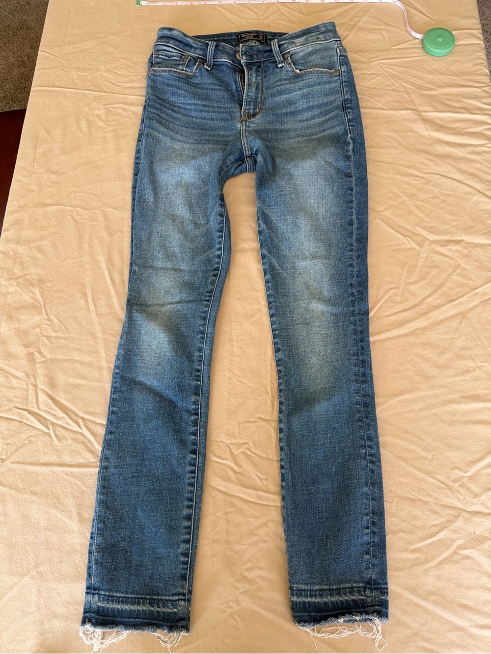 Abercrombie & Fitch women’s Mid Rise Super Skinny Ankle jeans, size 24 / 00R.